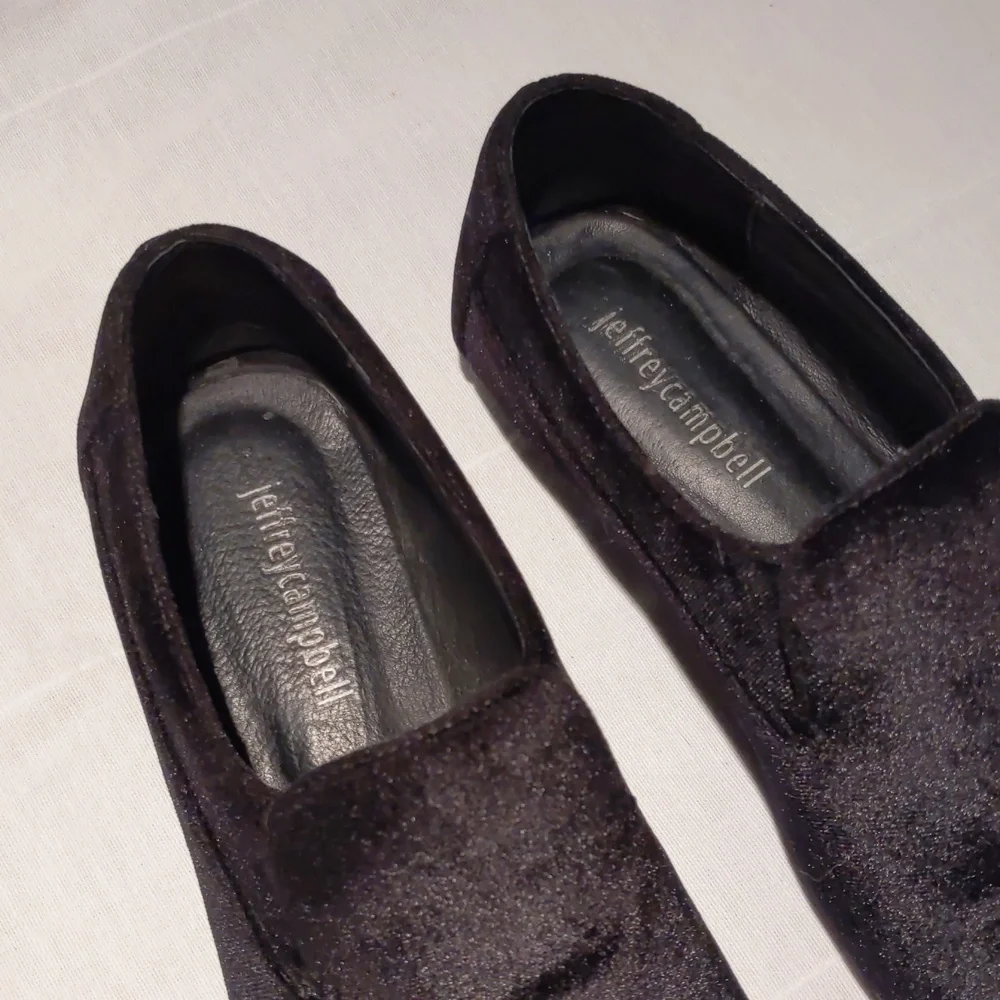 JEFFREY CAMPBELL black velvet loafers! 8.5 🖤 - Picture 4 of 10